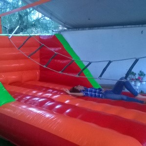 renta de inflable escaleras locas